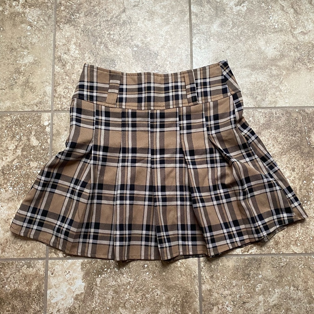 Pleated skirt